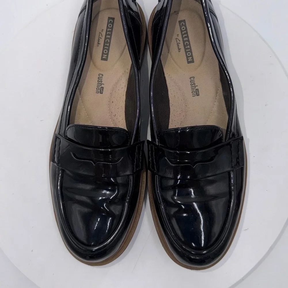 Clarks Womens Raisie Arlie Patent Penny Loafer Size 6.5M Leather Shoe Lug Sole